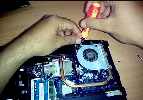 Cara Praktis Membersihkan Kipas Laptop Agar Tidak Cepat Panas